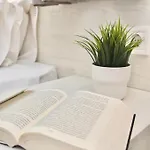Comfy Loft At Regina