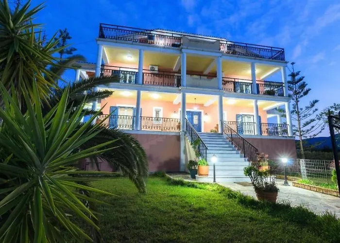 Comfy Loft At Regina Διαμέρισμα Αλυκανάς